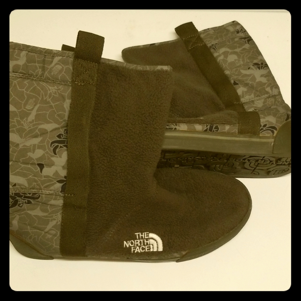 Army green floral print womans boots size 7